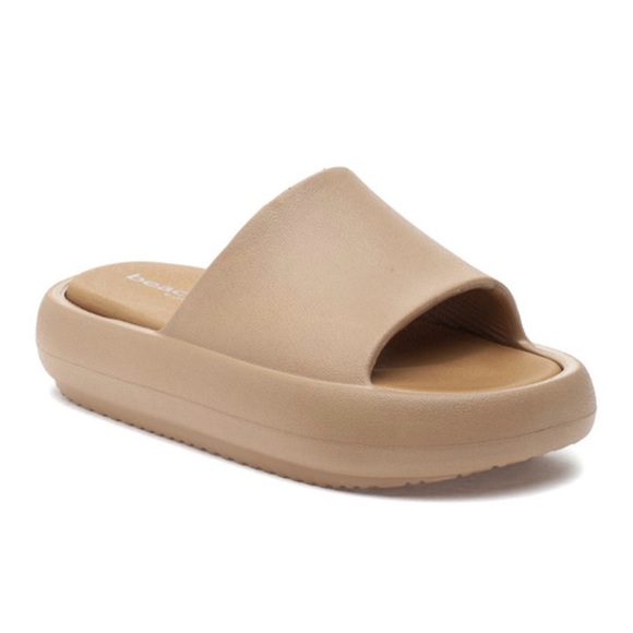 Beach Slides by J/Slides in Sand Size 7 - Picture 2 of 10